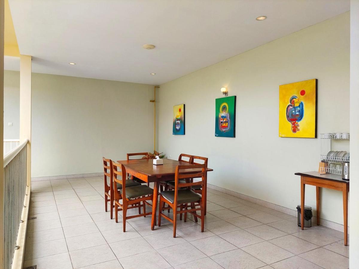 Shinta Guesthouse Malang Dış mekan fotoğraf