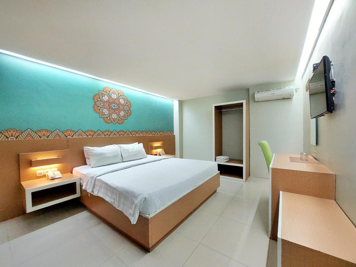 Shinta Guesthouse Malang Dış mekan fotoğraf