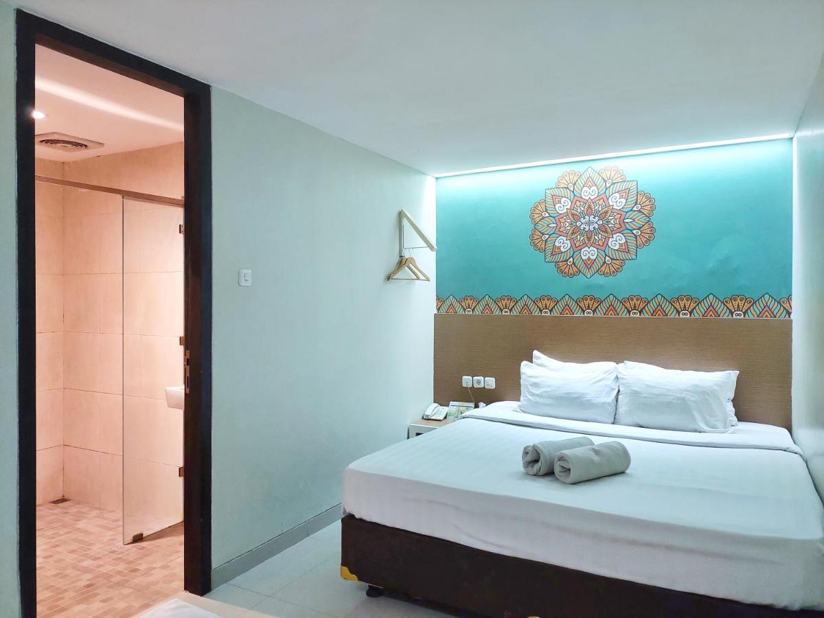 Shinta Guesthouse Malang Dış mekan fotoğraf