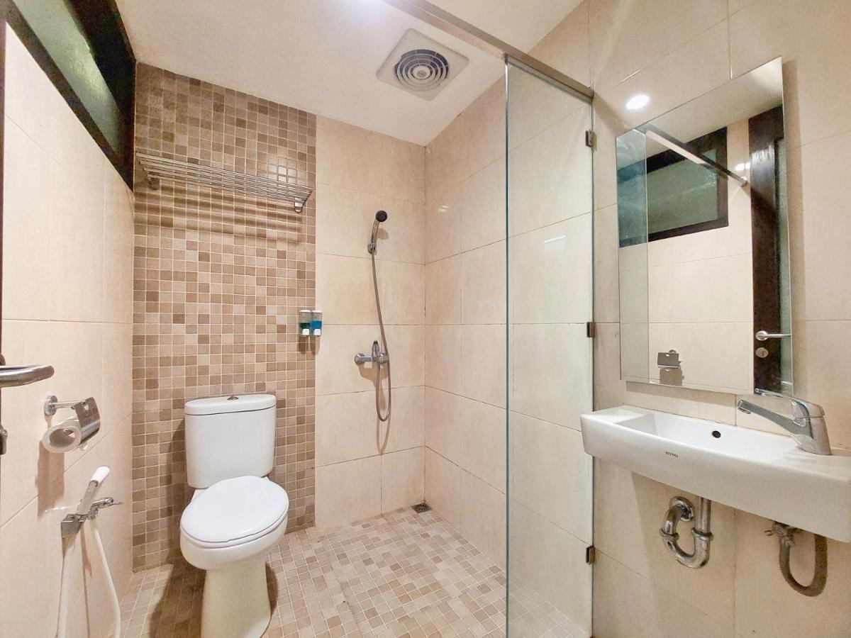 Shinta Guesthouse Malang Dış mekan fotoğraf